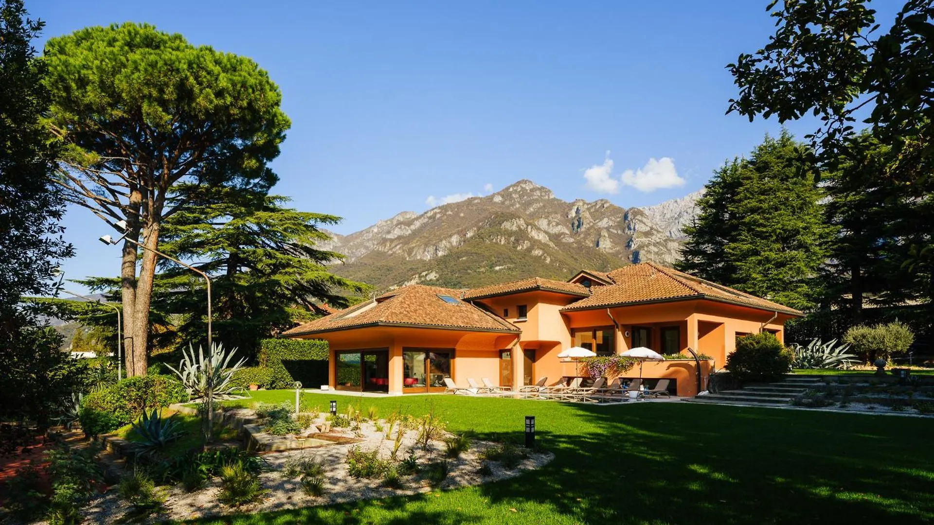 Villa Beatrice Mandello del Lario Italy