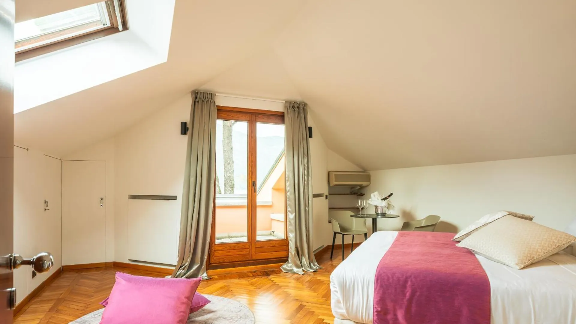 Villa Beatrice Mandello del Lario 0*,  Italy